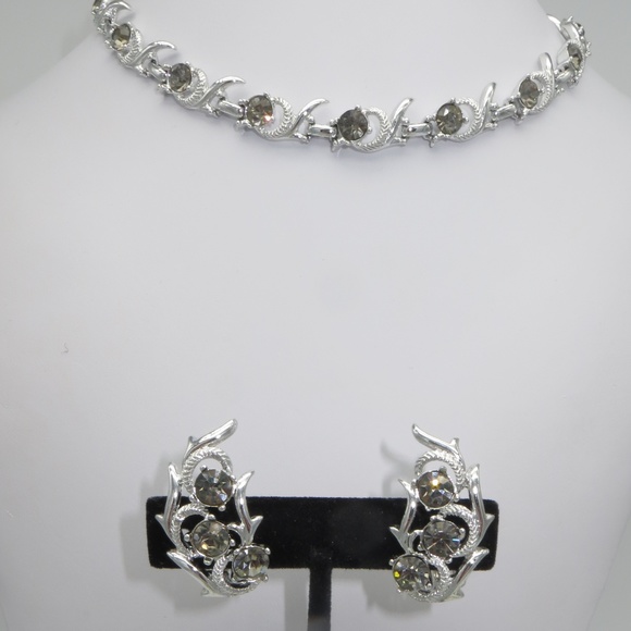 Sarah Coventry Jewelry - Vintage Sarah Coventry Necklace and Earring Set